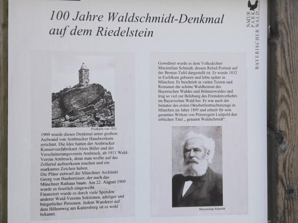 Infotafel am Fuß des Großen Riedelstein