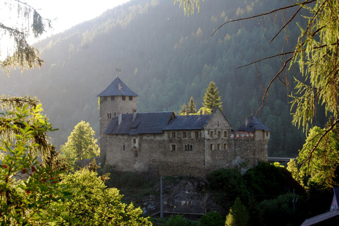 Schloss Landeck (c) TVB TirolWest Roman Huber