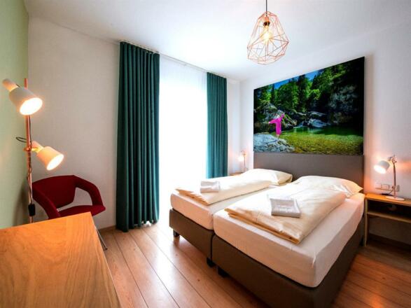 modernes-doppelzimmer-mit-balkon