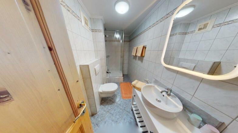 Badezimmer Apartment Schöndorfer