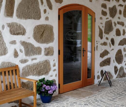 Biohof Krammer-Pinter_Eingang Krammerladen (c) Pinter