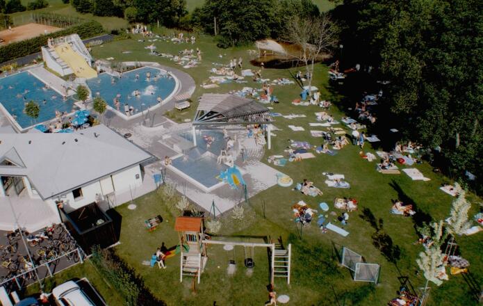 Königswiesen, Erlebnisbad