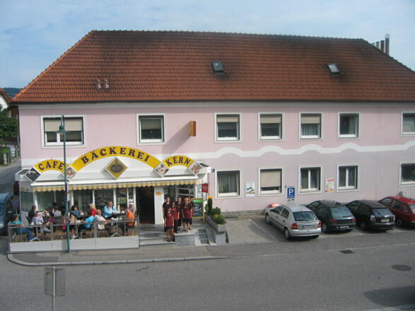 Cafe-Bäckerei Kern Neuhhoferstraße