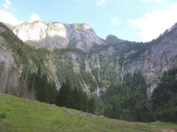 Rückblick zur Seilschaftwand mit Röthsteig
