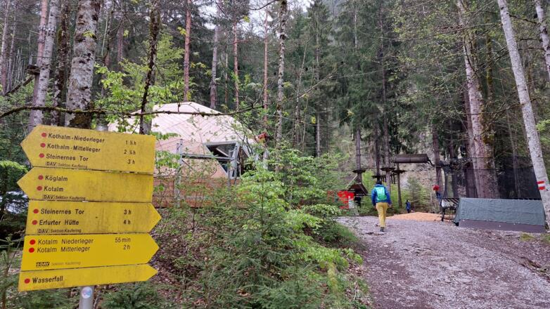wir durchqueren den Abenteuerpark