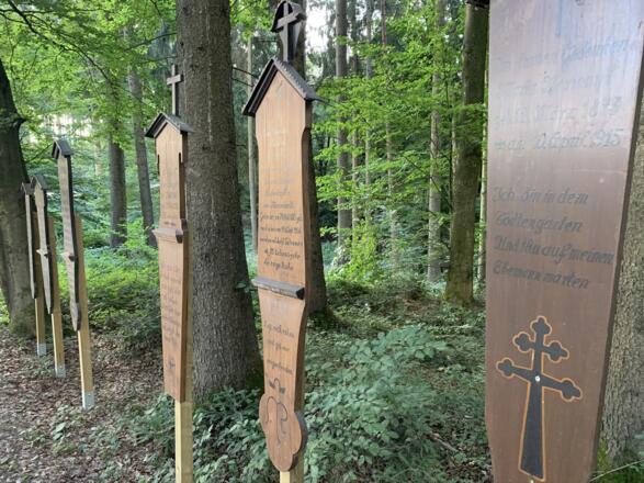 Klöster und Kirchen Süd - Totenbretter zwischen Menzenpriel und Grainstetten (3).JPEG