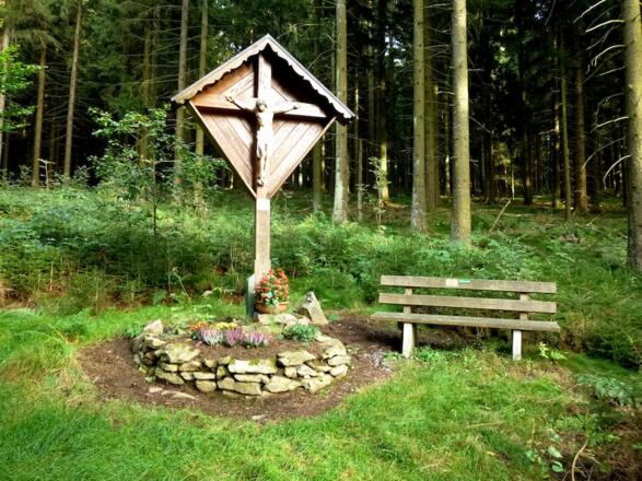 Feldkreuz auf dem Weg zum Kapellenberg