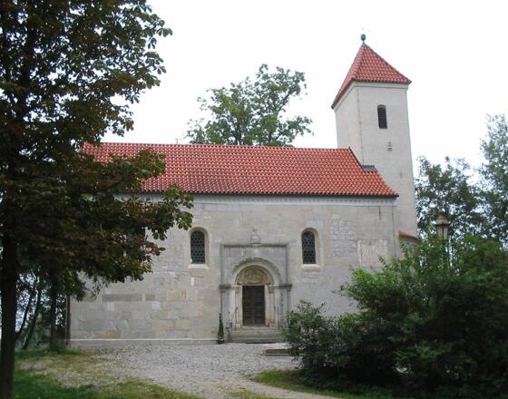 Ainau_Kirche.jpg