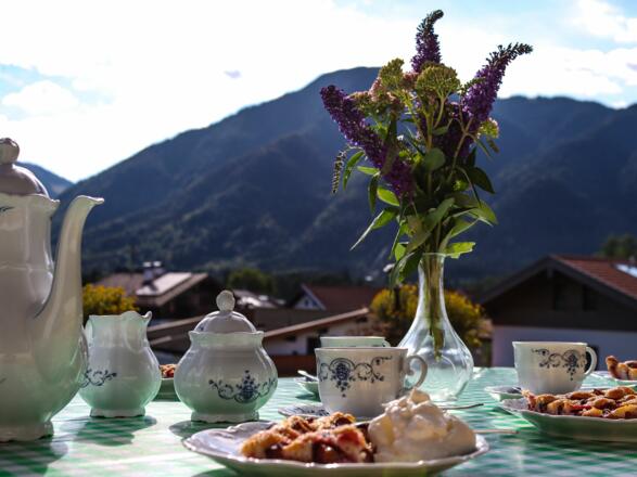 Ferienwohnungen Buchbergerhof in Rottach-Egern - Ausblick zum Wallberg
