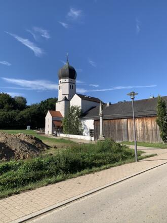 Feierabendstrampler Ost - 08_Haushausen Kirche St. Emmeram.JPEG