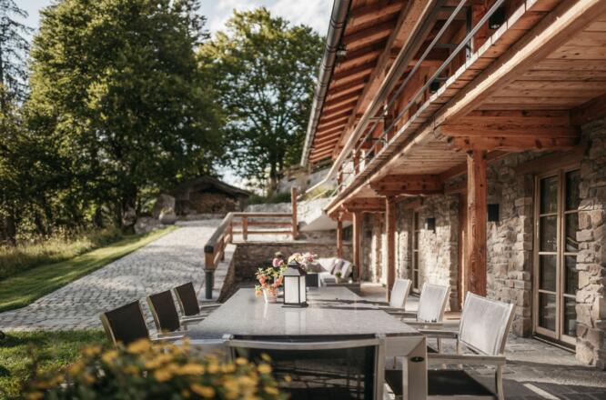 Unsere Terrasse lädt ein für alles, was euch Freude bereitet