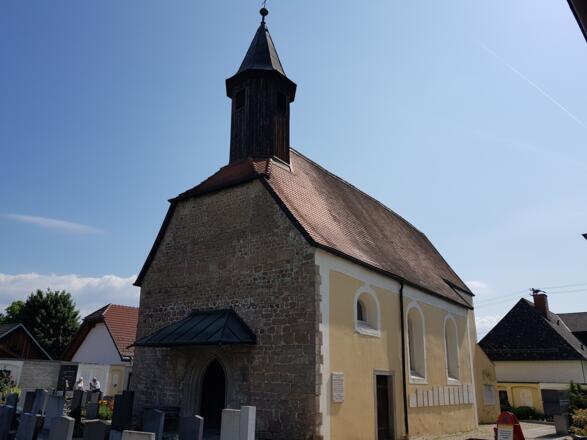 Laurentiuskapelle-Friedhofskirche2