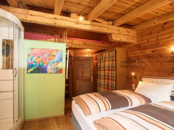 Schlafzimmer 3 mit Dusche 2 klein