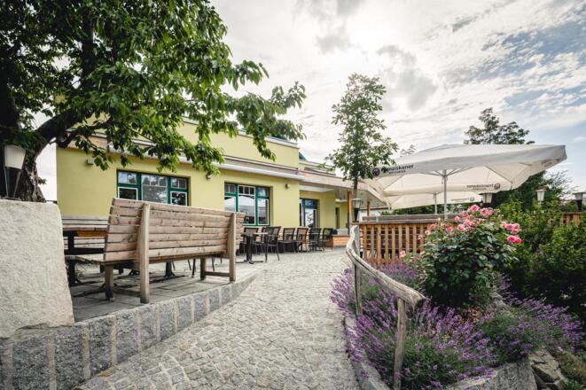 unser Gastgarten