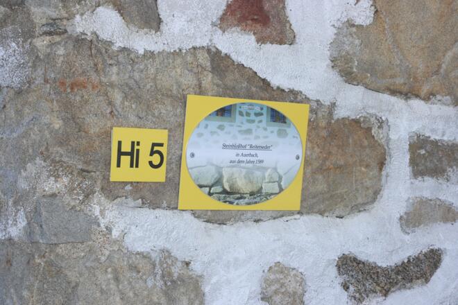 Steinbloss-Mauer-Weg