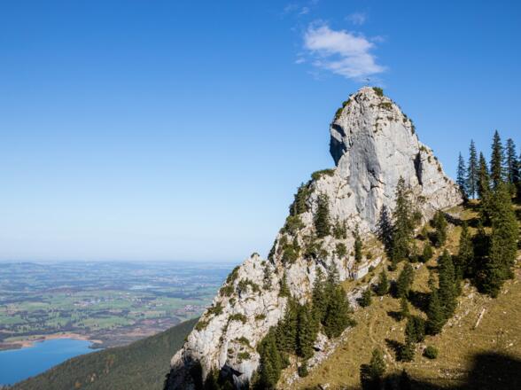Der Franziskaner ist ein markanter Fels am Rande des Tegelberges.