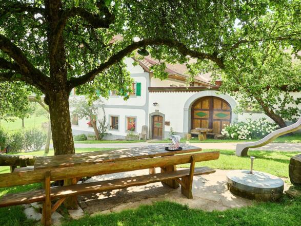 Fackelwanderung Biobauernhof Stadler