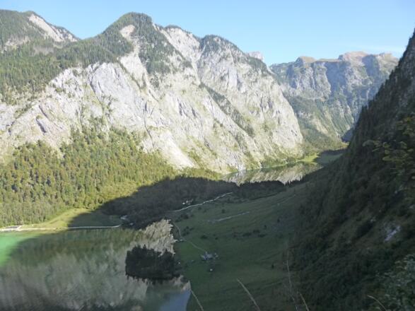 Blick vom Sagerecksteig zurück zur Saletalm und Obersee