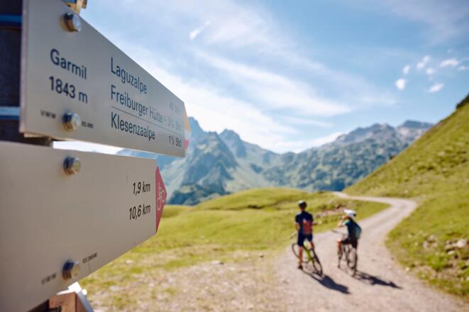 Garmilsattel mit Blick Richtung Rote Wand