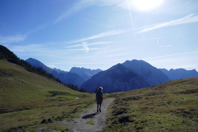 Der breite Almboden nahe der Grasbergalm