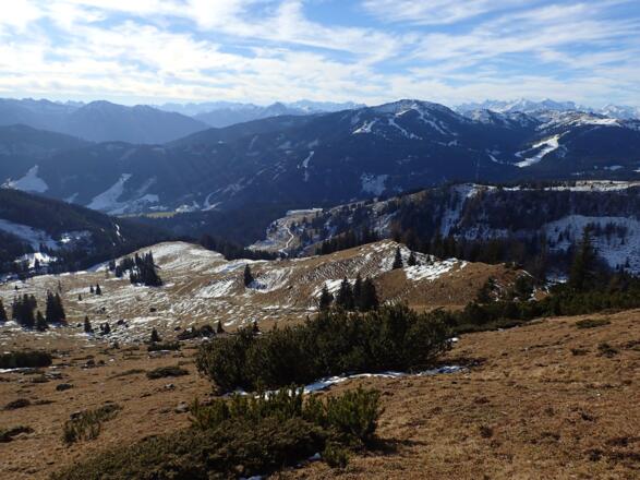 Blick hinunter zur Windraucheggalm