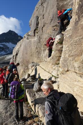 Eine Felsstufe zum Klettern - über die Rampe zum Ochsentaler Gletscher