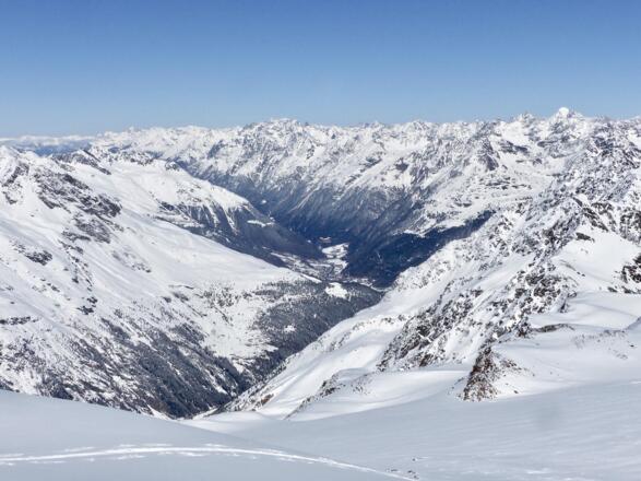Blick nach Norden durch das Ötztal.