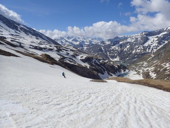Abfahrt bis auf 2500 m