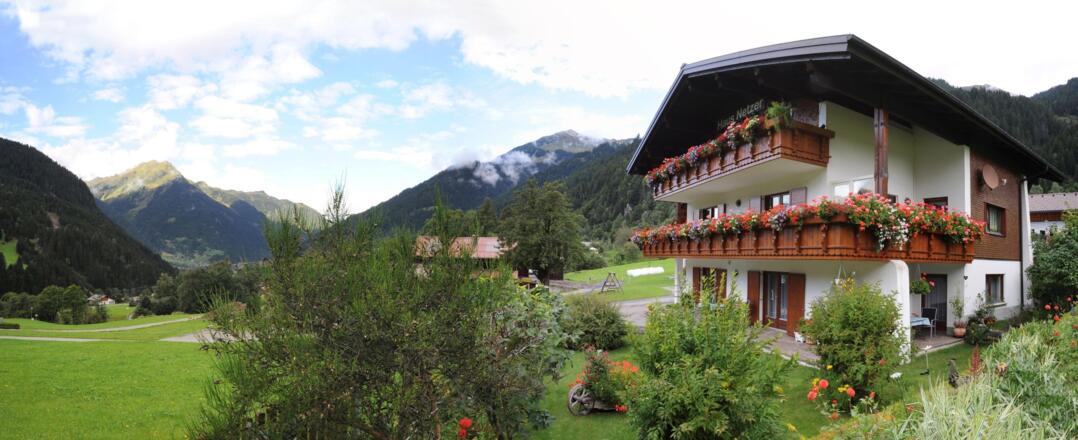 Blick Richtung Gweilspitz links u. Zamang rechts