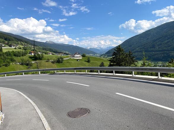Blick zurück durch das Wipptal in Richtung Süden.