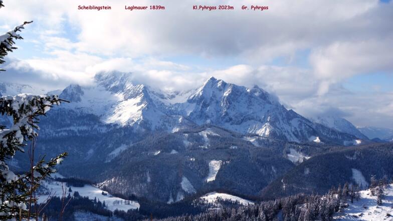 Hallermauer, Blick vorm Ostgipfel 1406m
