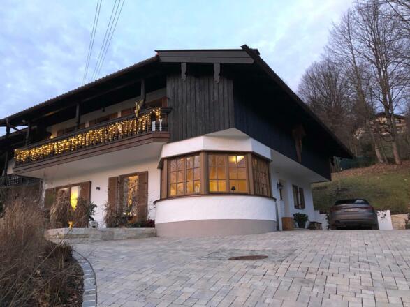 Haus zur Adventszeit