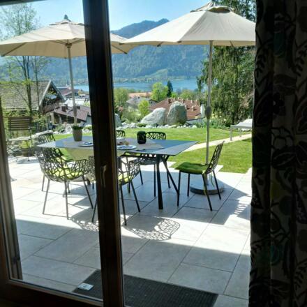 Blick vom Eßzimmr auf die Terrasse