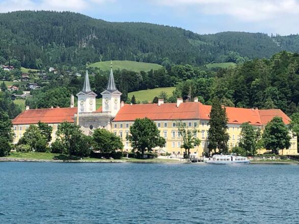 Tegernseer Kloster mit Bräustüberl