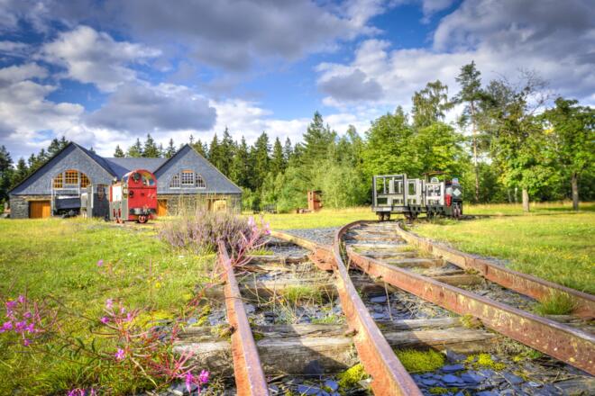 Gleise der Grubenbahn - Technisches Denkmal - Historischer Schieferbergbau - Lehesten