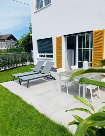 Sonnenterrasse und Garten