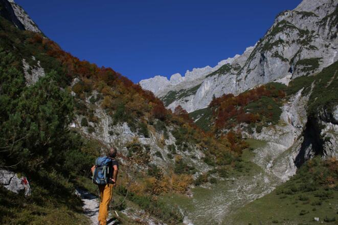 Kurz vor der Klamm geht es nach links bergan