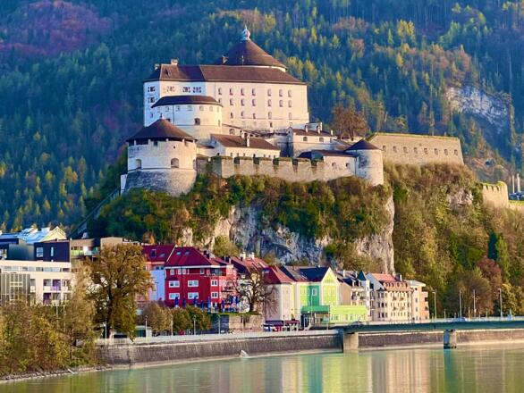 Kufsteiner Burg, 4 km von Fewo zwischen Berg und Bach entfernt, Ort zum Staunen und Erleben