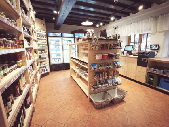 Dorfladen-Innen-1