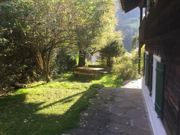 AE4249E4-3B92-4891-99A9-E1C8A2146235