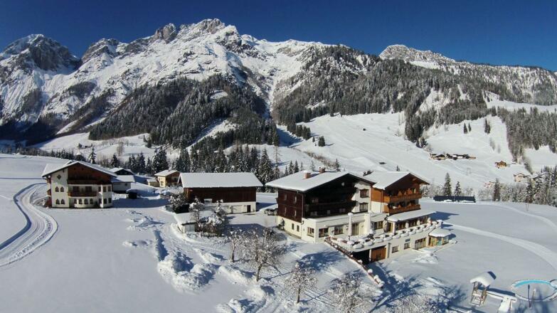 Berghotel Lämmerhof & Bauernhof im Winter