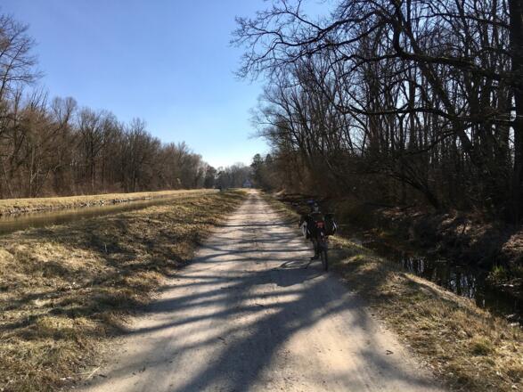 Am Amperkanal auf dem Ammer-Amper-Radweg bei Appercha - Kleineisenbach