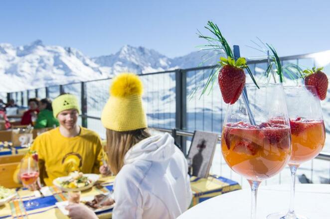 Kulinarischer_Genuss_im_Panoramarestaurant_Muttjöc