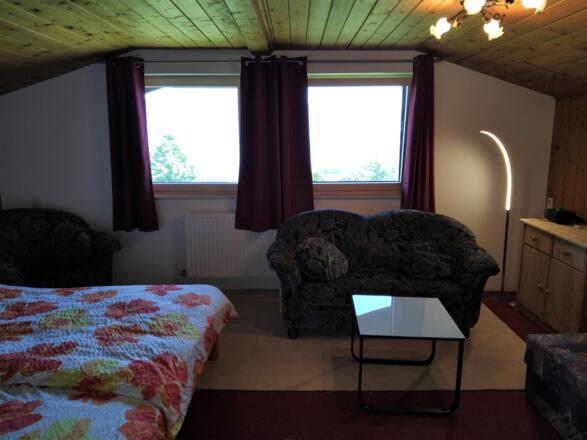 Schlafzimmer 3  EG