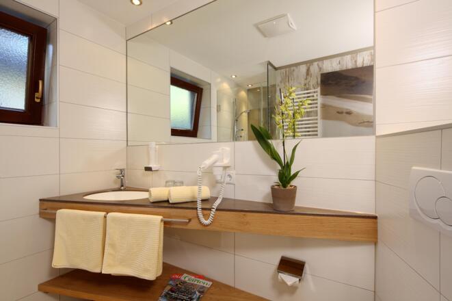 Badezimmer Kat. A, teilweise Kat. B