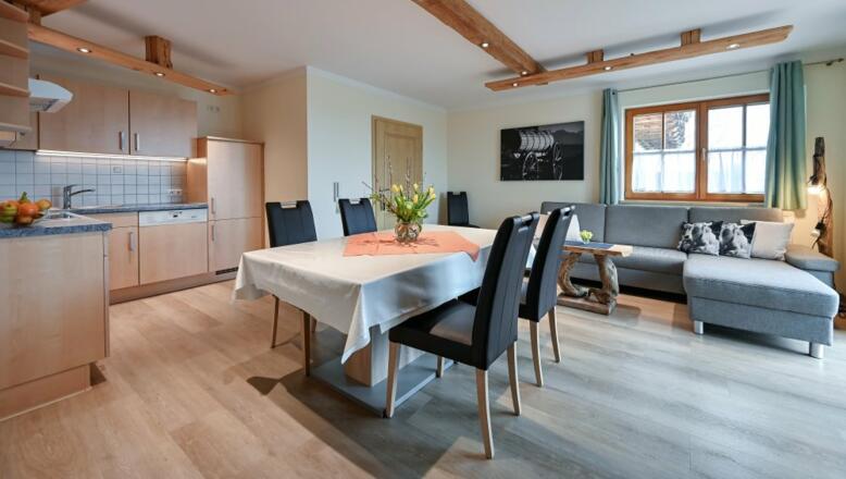 berghofkinkerfewo-schlossblick-wohnzimmer