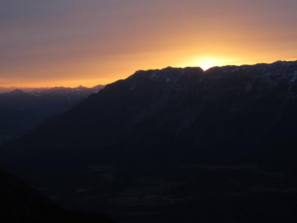 Sonnenaufgangsstimmung über dem Untersberg