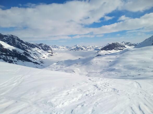Blick hinaus in Richtung Vermuntsee und ins Monatfon.