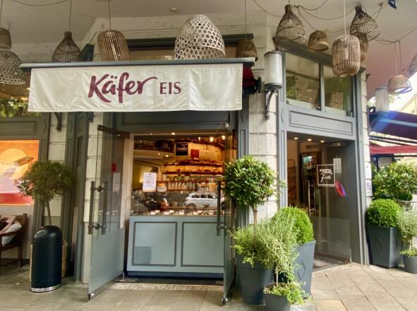 Bäckerei und Eisdieleneingang