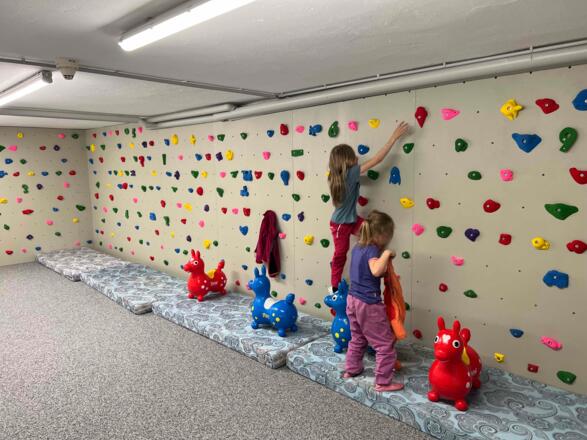 Boulder- und Spielraum im Keller